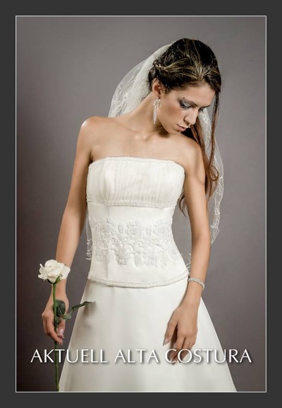 Vestido de novia en Buenos Aires - Vestidos para casamiento en Capital Federal - Silvina Sigal - Diseñadora Argntina - Aktuell Alta Costura